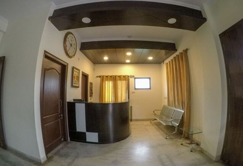 בית מלון כפרי The  Orion Gopal Bhawan