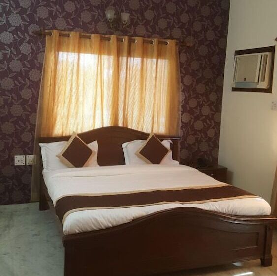 בית מלון כפרי The  Orion Gopal Bhawan