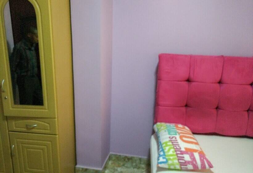 هتل The Prince Charles