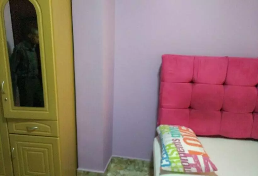 هتل The Prince Charles