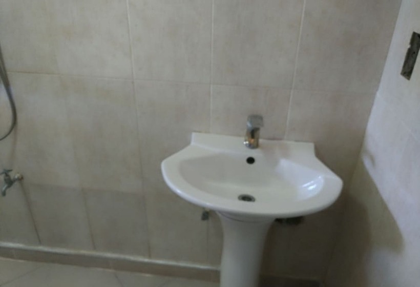 هتل The Prince Charles