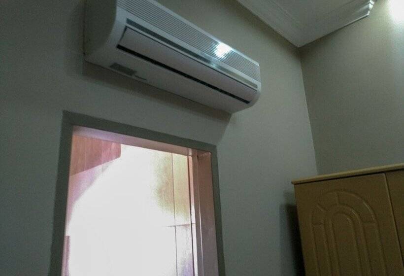 هتل The Prince Charles