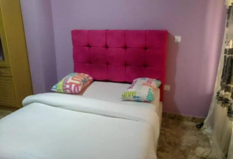 هتل The Prince Charles