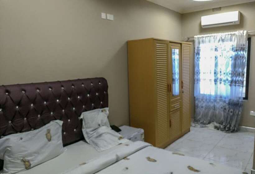 هتل The Prince Charles