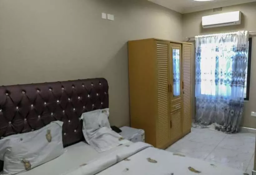 هتل The Prince Charles