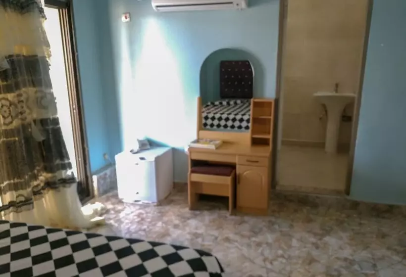 هتل The Prince Charles