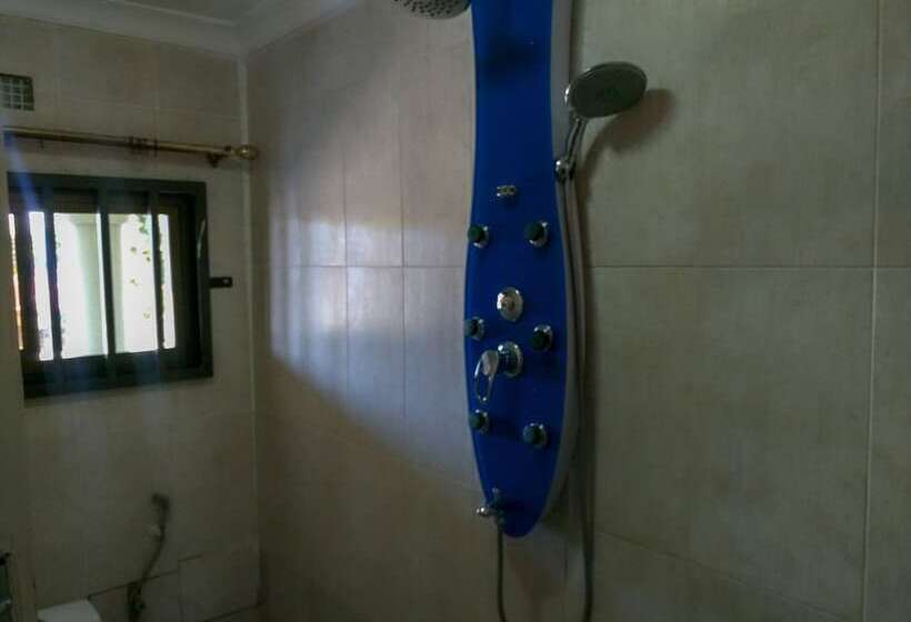 هتل The Prince Charles