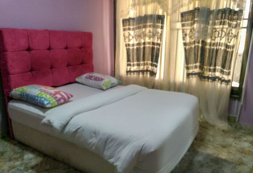 هتل The Prince Charles