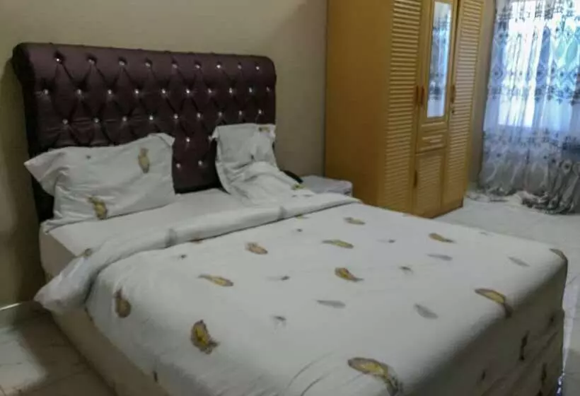 هتل The Prince Charles