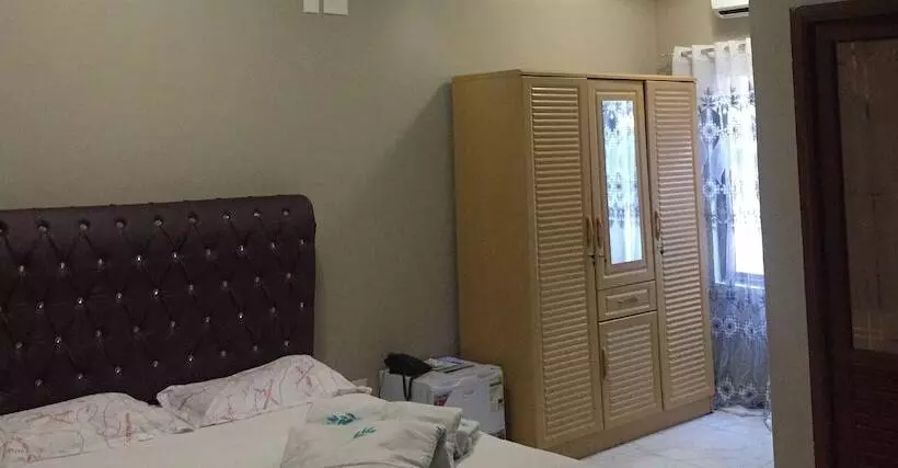 هتل The Prince Charles