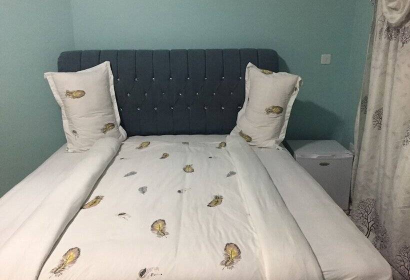 هتل The Prince Charles