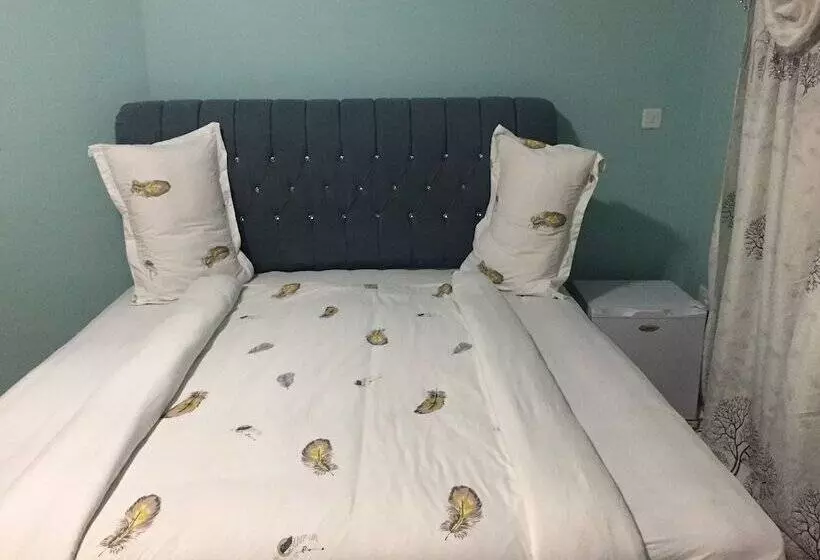 هتل The Prince Charles