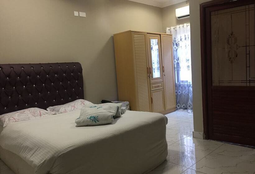 هتل The Prince Charles