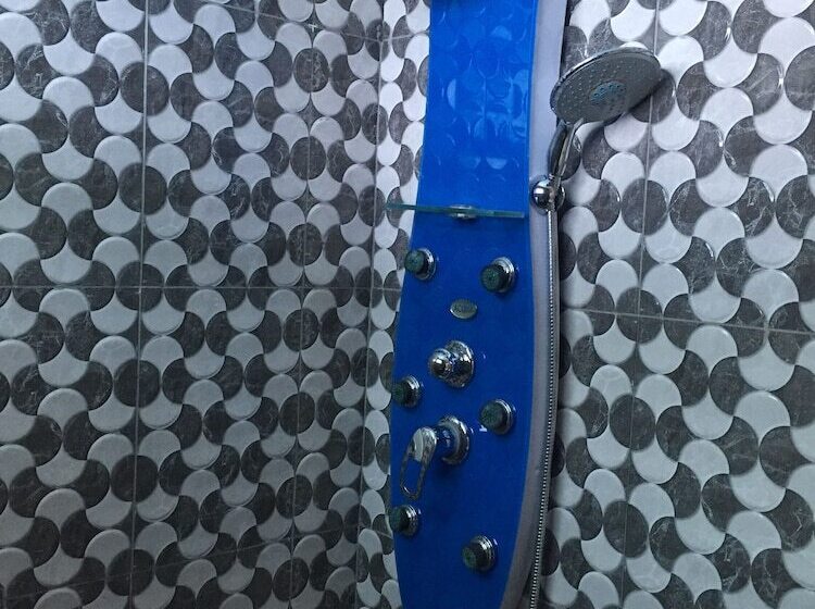 هتل The Prince Charles