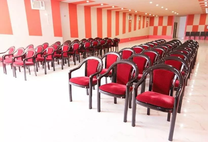 Hotelli Treebo Tigers Pug Marks