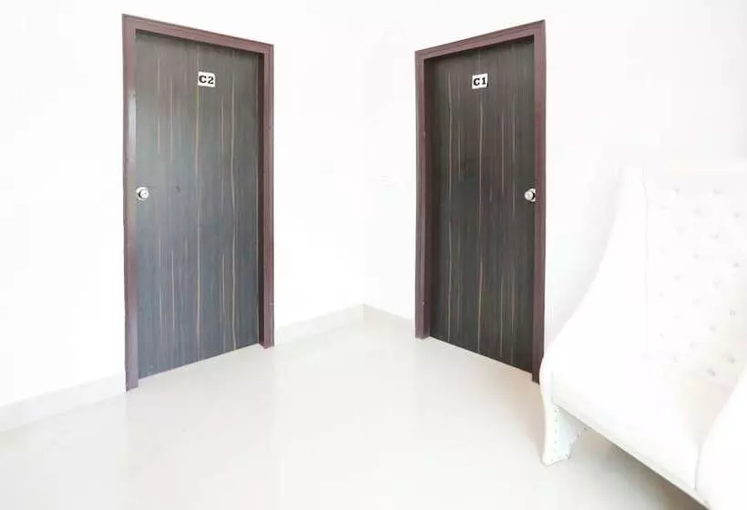 Hotelli Treebo Tigers Pug Marks