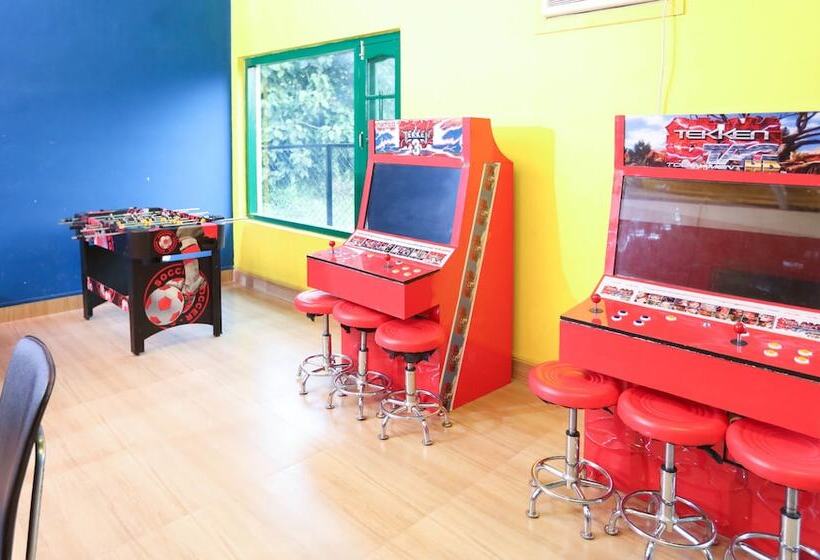 ホテル Treebo Tigers Pug Marks