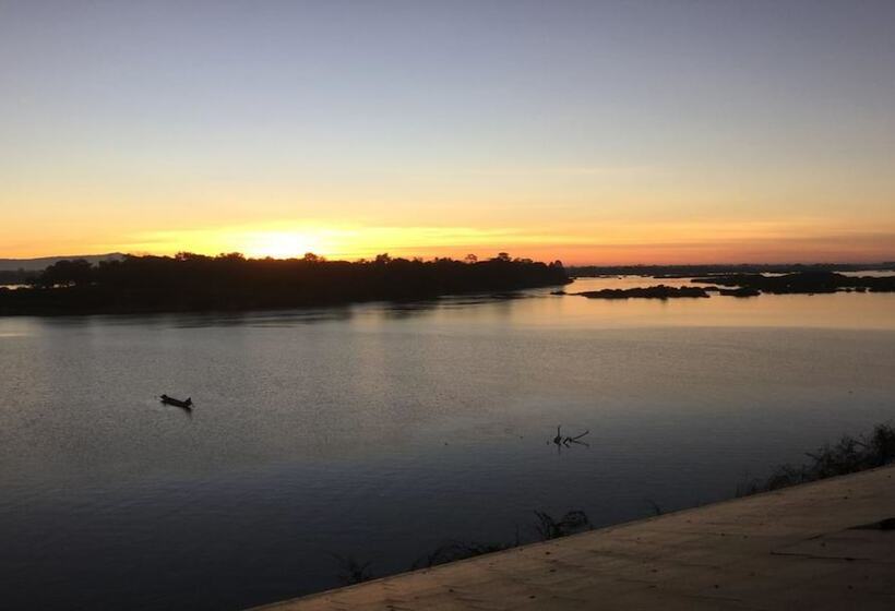 בית מלון כפרי Wopakok