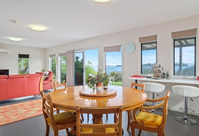 Manfield Seaside Bruny Island