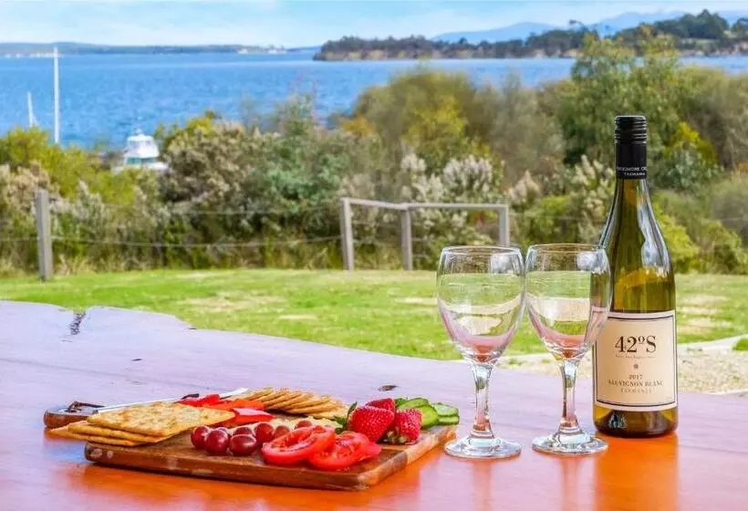 Manfield Seaside Bruny Island