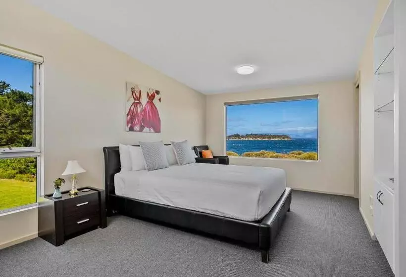 Manfield Seaside Bruny Island