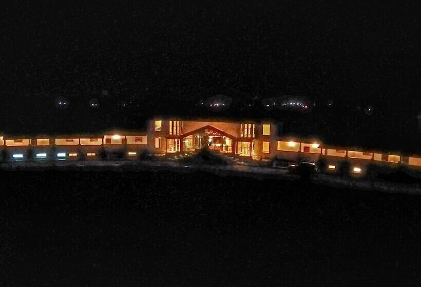 استراحتگاه Shathayu Retreat