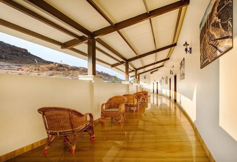 استراحتگاه Shathayu Retreat