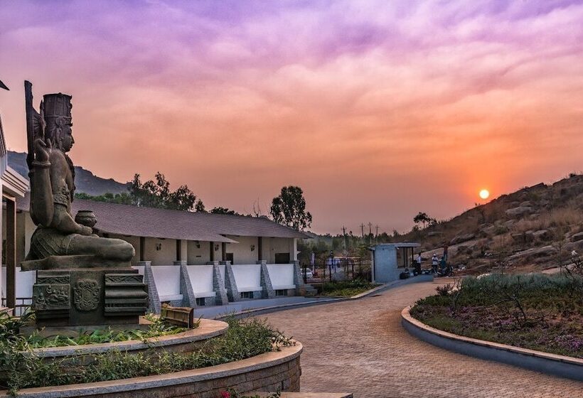 استراحتگاه Shathayu Retreat