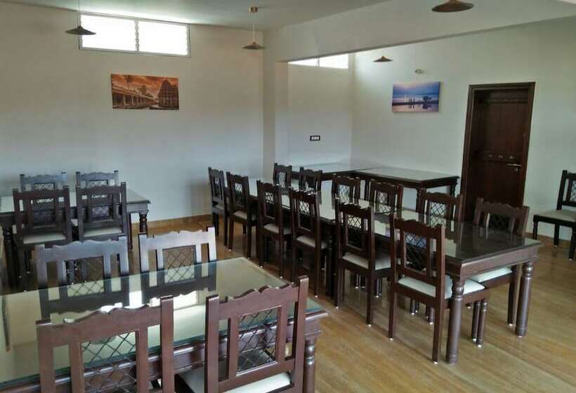 استراحتگاه Shathayu Retreat