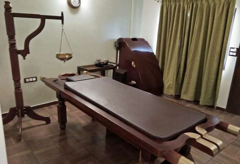 استراحتگاه Shathayu Retreat