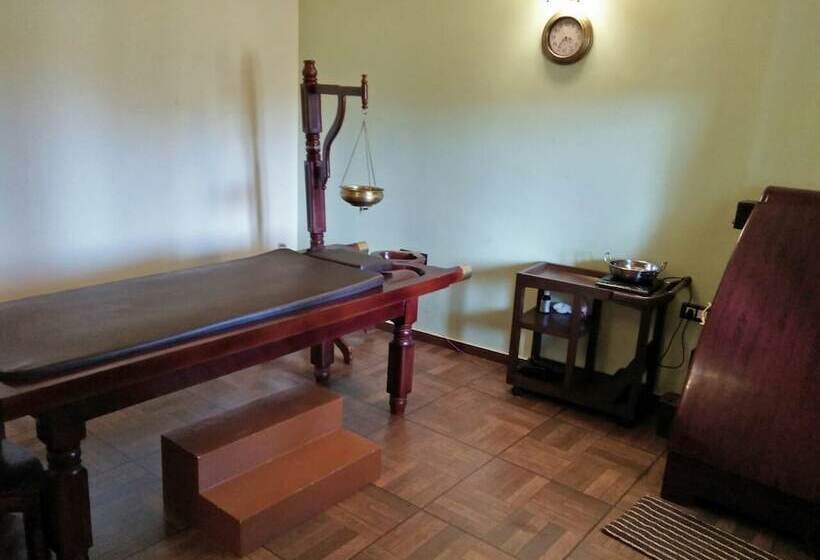 استراحتگاه Shathayu Retreat