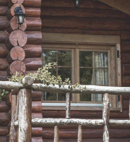 Sfendamos Wood Village