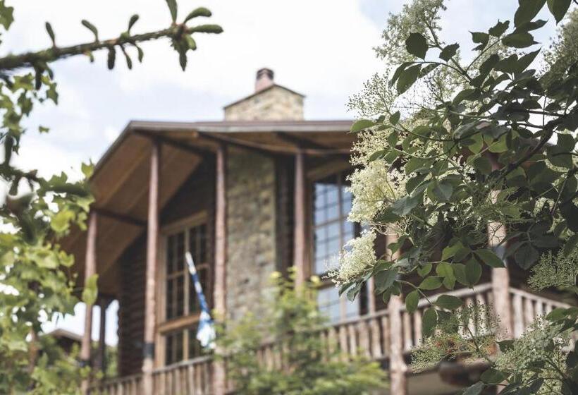 Sfendamos Wood Village