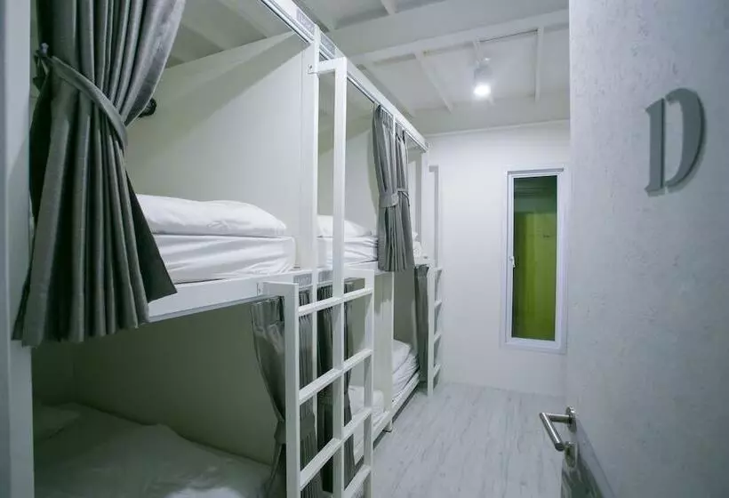 The Street Hostel Koh Lipe   Adult Only