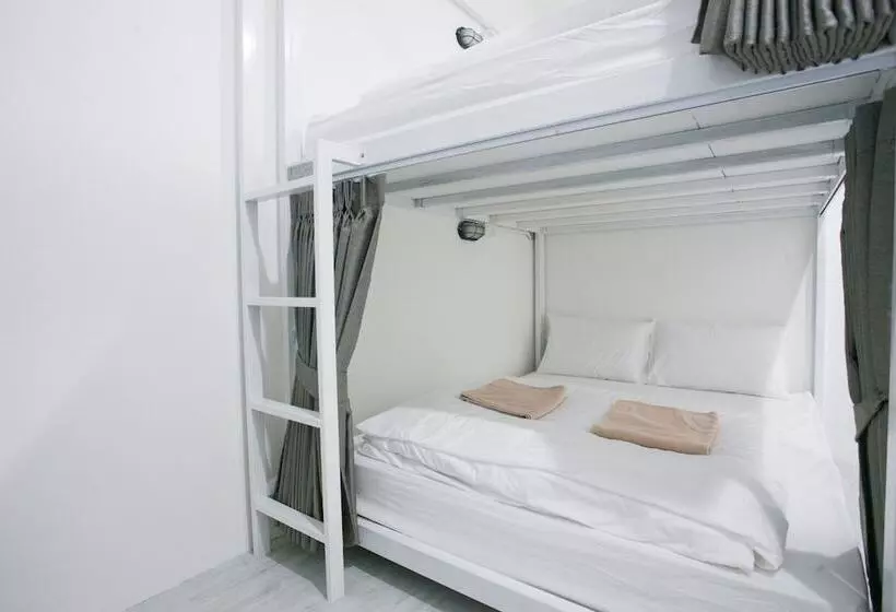 The Street Hostel Koh Lipe   Adult Only