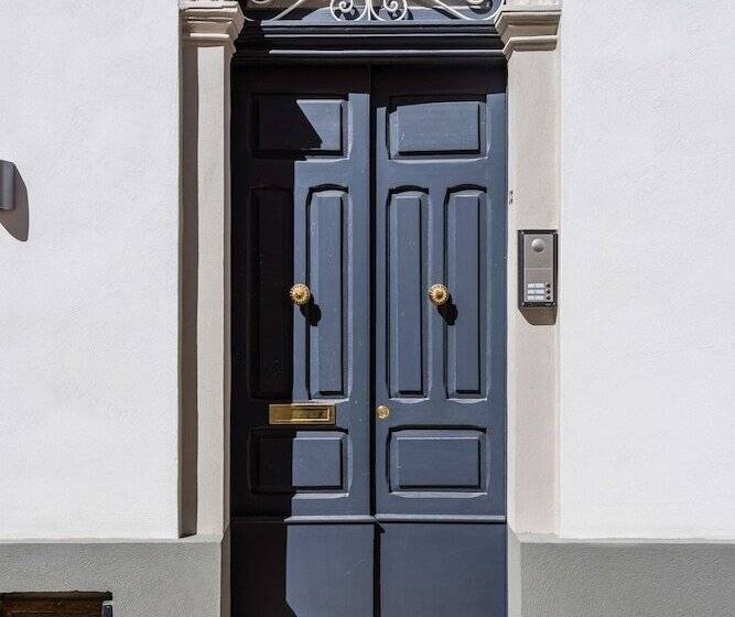 Yellow Pearl Apartments