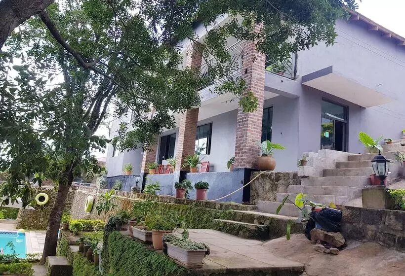 تختخواب و صبحانه Chinyonga Guesthouse
