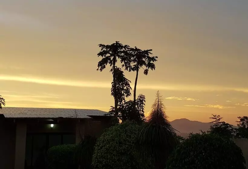 تختخواب و صبحانه Chinyonga Guesthouse