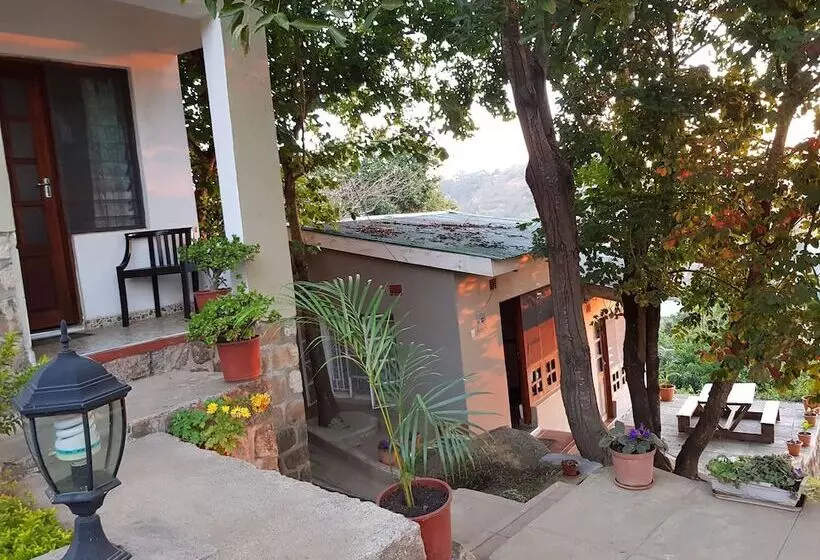 تختخواب و صبحانه Chinyonga Guesthouse