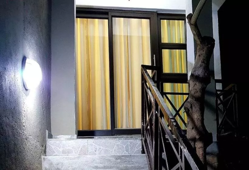 تختخواب و صبحانه Chinyonga Guesthouse