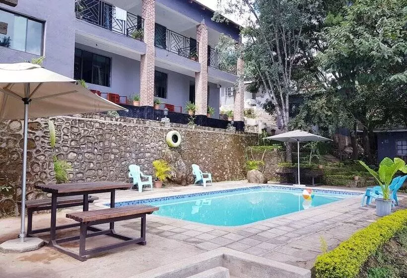 تختخواب و صبحانه Chinyonga Guesthouse