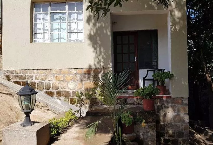 تختخواب و صبحانه Chinyonga Guesthouse