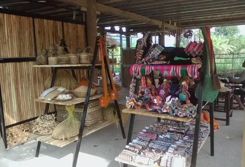 هاستل Dong Que Homestay