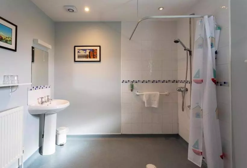 簡易ホテル The Plough