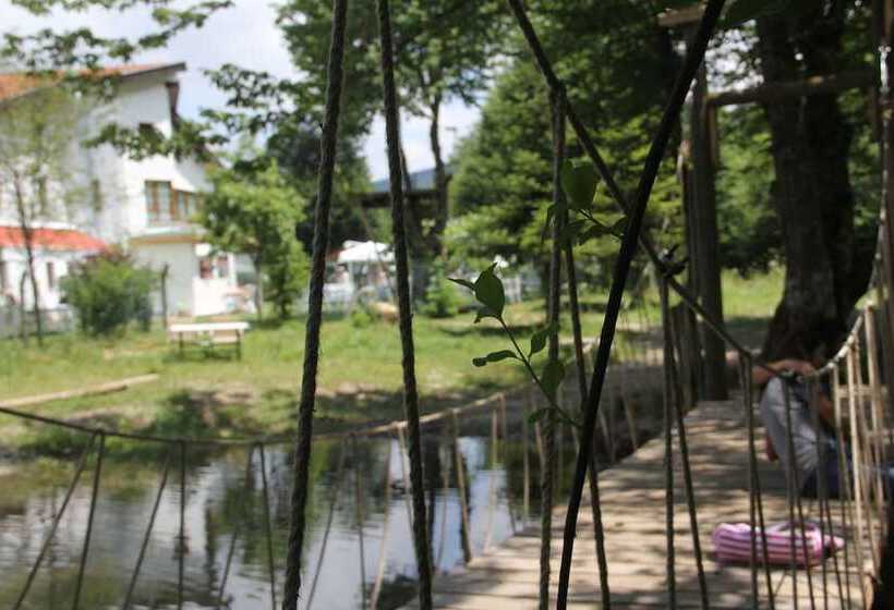 ホテル Abant Bahceli Kosk