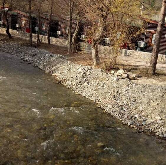 ホテル Abant Bahceli Kosk