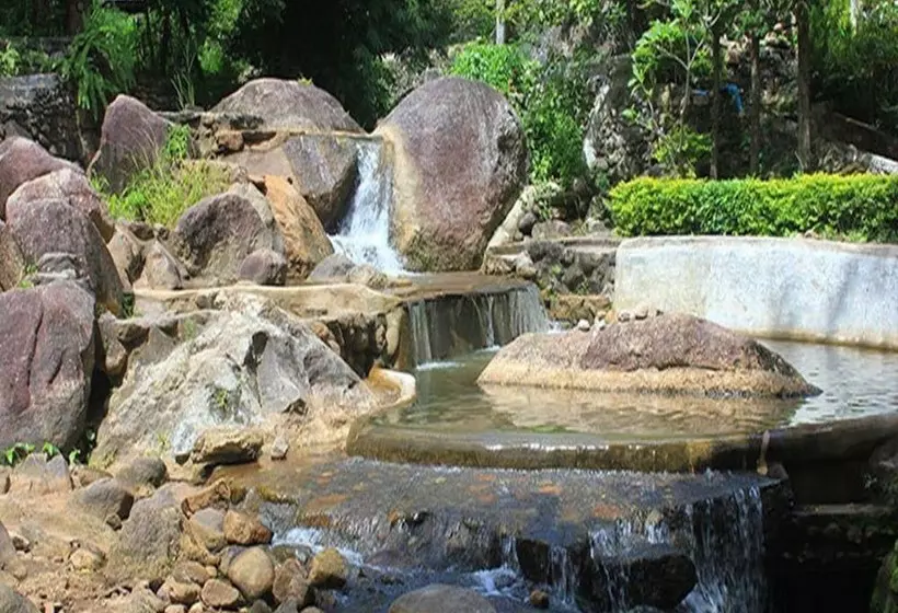 Hotelli Baan Fahsai Resort