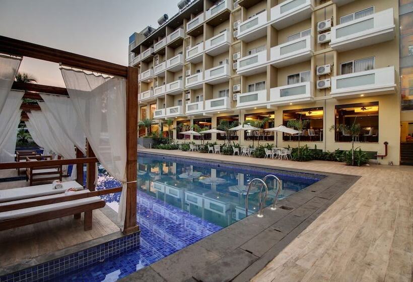 فندق De Grand Riviera