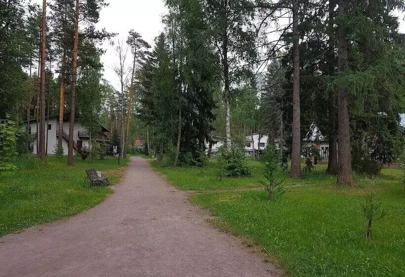 Hotelli Dom Tvorchestva Arkhitektor