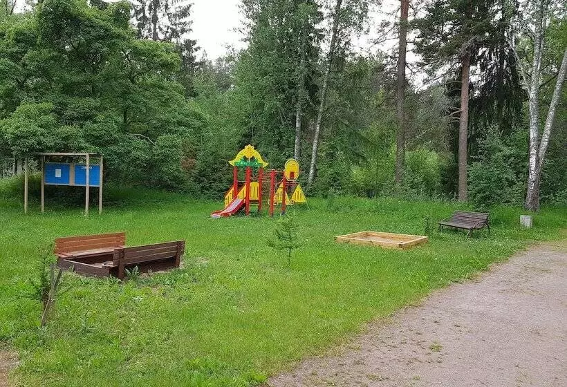 Hotelli Dom Tvorchestva Arkhitektor